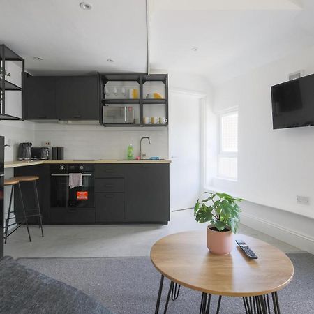 Stayright Cosy Mezzanine Flat In Vibrant Area - Walking Distance To Central Cardiff Exterior foto